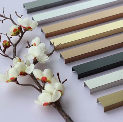 304 Stainless Steel U Profile Tile Trim với độ dày 0,65mm và chiều dài 2438mm/3048mm