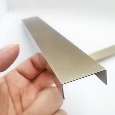 304 thép không gỉ U Profile Tile Trim với độ dày 0,65mm và lớp phủ màu PVD