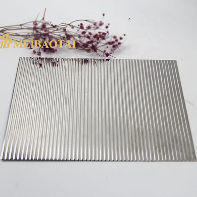 Giá tốt Tấm trang trí bằng thép không gỉ dập nổi loại 201, bề mặt gương bạc, bốn chân trực tuyến