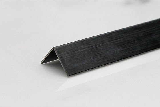 Giá tốt Thanh nẹp gạch thép không gỉ đen chải hình chữ V tiêu chuẩn DIN dài 2438MM trực tuyến