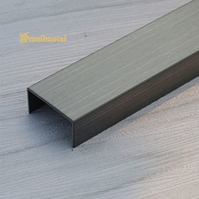 Giá tốt Thanh nẹp viền cạnh mũi bò bằng thép không gỉ bề mặt hairline đen PVD rộng 10mm trực tuyến