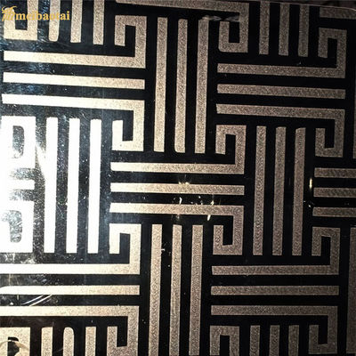 Tấm thép không gỉ khắc vân gương bạc loại 201, kích thước 1219x3048mm, dùng để trang trí cabin thang máy